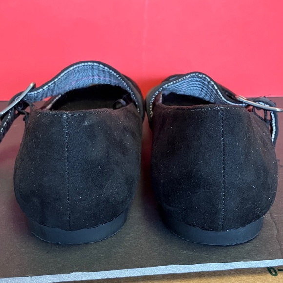UNIONBAY Women's Black Buckle Flats - Picture 3 of 6
